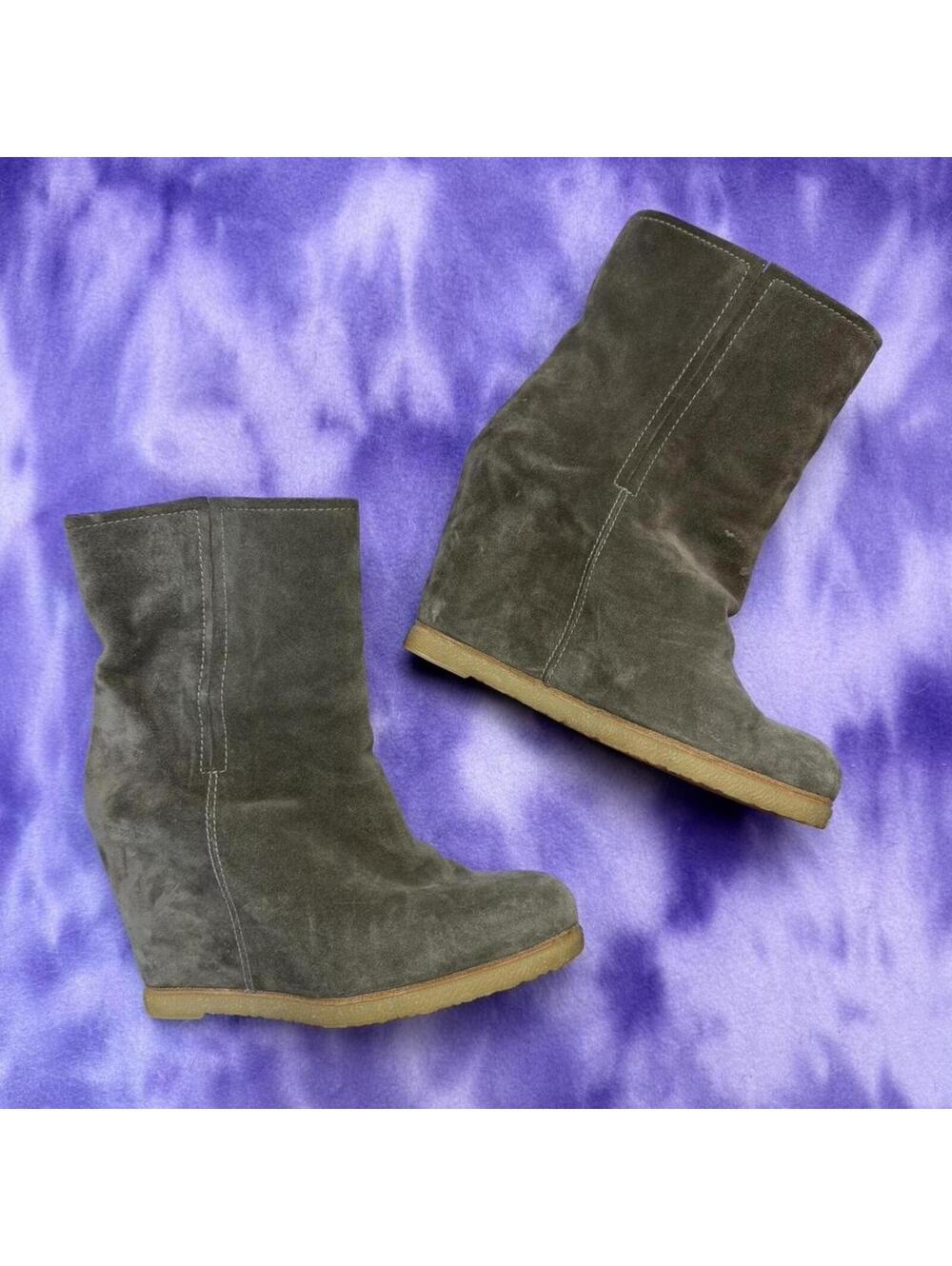 stuart weitzman 2010s taupe suede wedge boots